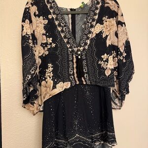 FARM RIO Floral V-Neck Women's romper - Black and Cream